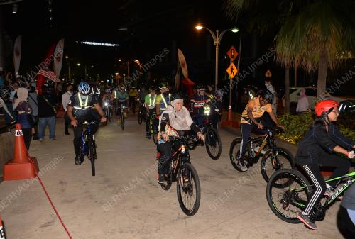 PROGRAM FLAG-OFF PUTRAJAYA NIGHT RIDE 2022