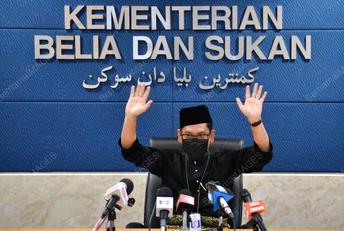 DATUK SERI FAIZAL AZUMU
