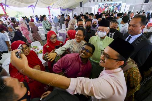 DATUK SERI ISMAIL SABRI YAAKOB