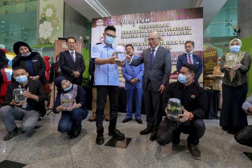 DATUK SERI DR RONALD KIANDEE