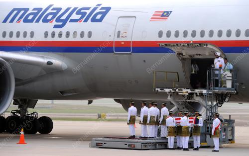 PTJ13_03102014_MH17