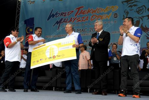 PTJ13_04032018_TAEKWONDO_BN201803020645