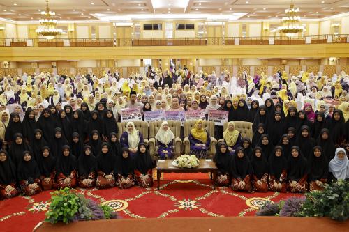 DATUK SERI DR WAN AZIZAH WAN ISMAIL