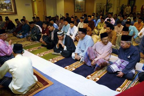 MAHATHIR MOHAMAD