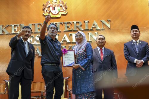 KHAIRY JAMALUDDIN
