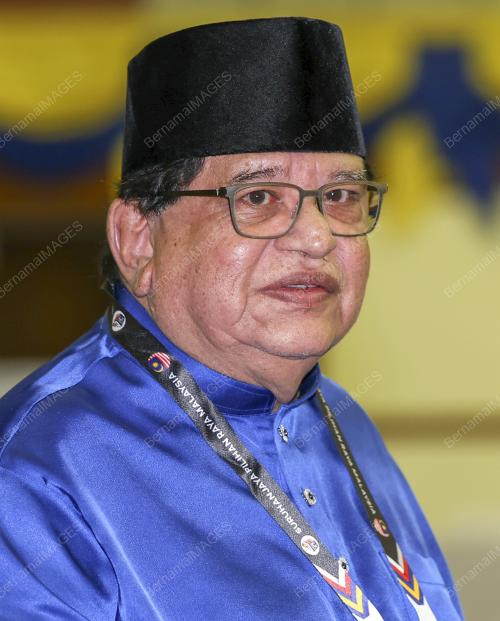 DATUK SERI TENGKU ADNAN TENGKU MANSOR