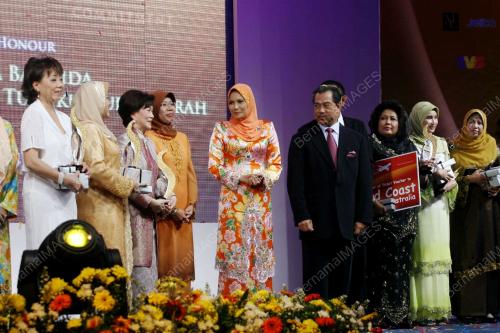 RAJA PERMAISURI AGONG TUANKU NUR ZAHIRAH