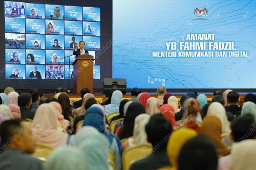 FAHMI FADZIL