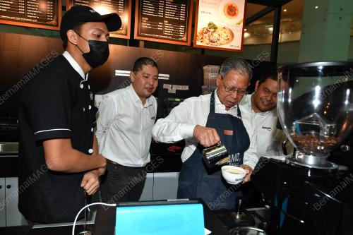DATUK SERI MUSTAPA MOHAMED