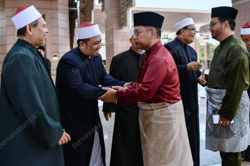 DATUK DR MOHD NAIM MOKHTAR