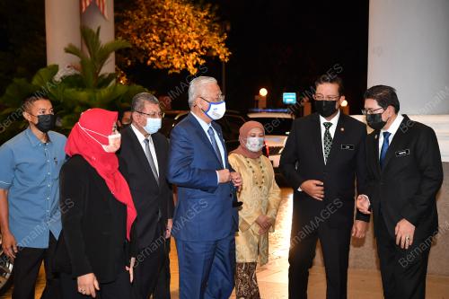 DATUK SERI ISMAIL SABRI YAAKOB