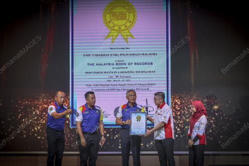 TAN SRI ACRYL SANI ABDULLAH SANI