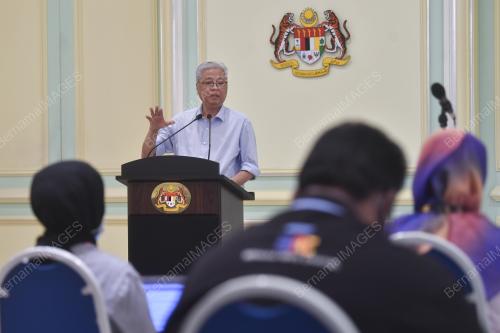 DATUK SERI ISMAIL SABRI YAAKOB