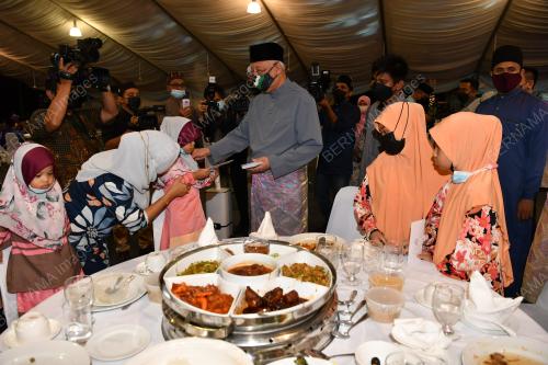 DATUK SERI ISMAIL SABRI YAAKOB