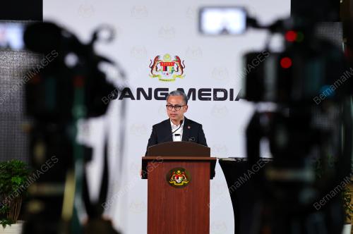 FAHMI FADZIL