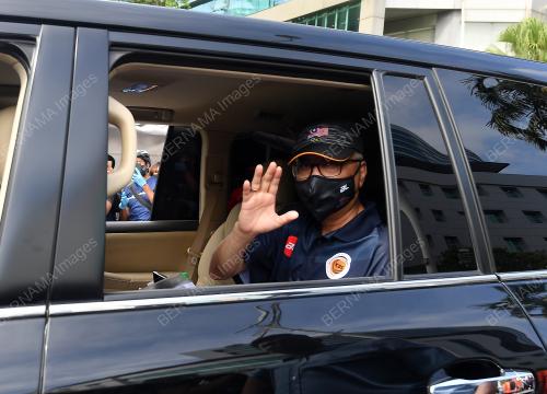 DATUK SERI ISMAIL SABRI YAAKOB