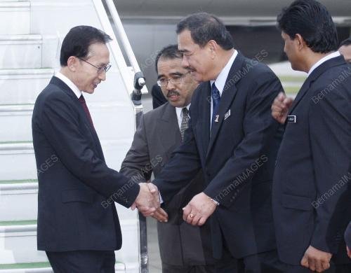 LEE MYUNG-BAK