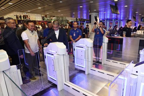 DATUK SERI SAIFUDDIN NASUTION ISMAIL
