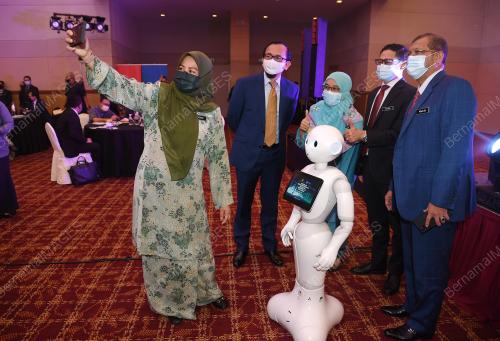 DATUK SERI DR NORAINI AHMAD