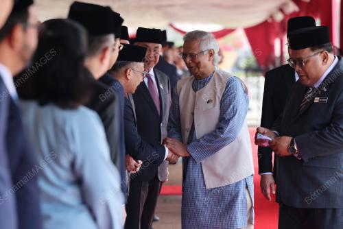 PROF DR MUHAMMAD YUNUS