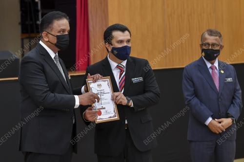 DATUK SERI REEZAL MERICAN NAINA MERICAN