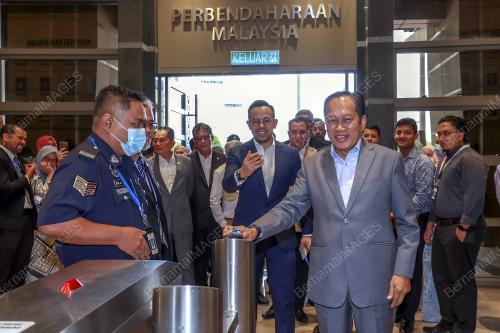 DATUK SERI AHMAD MASLAN
