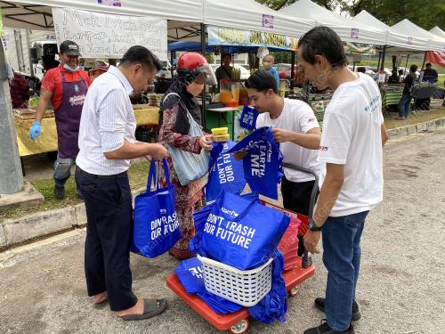 BAWA PULANG SAMPAH ANDA