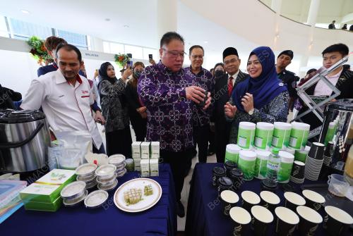 DATUK SERI TIONG KING SING