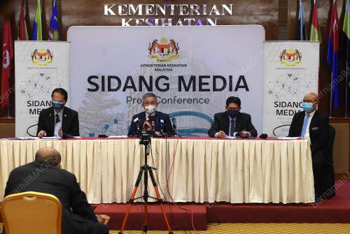 DATUK SERI DR ADHAM BABA