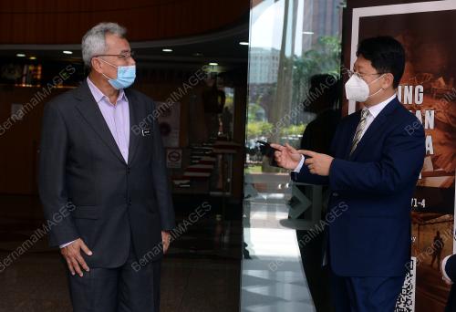 DATUK SERI MOHD REDZUAN MD YUSOF