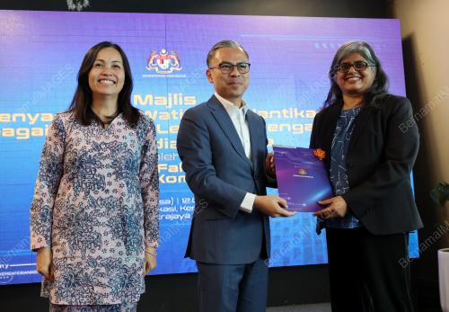 DATUK FAHMI FADZIL
