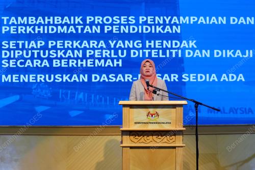 FADHLINA SIDEK
