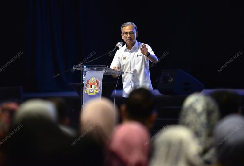 DATUK FAHMI FADZIL