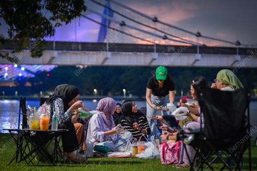 BERBUKA PUASA DI PUTRAJAYA