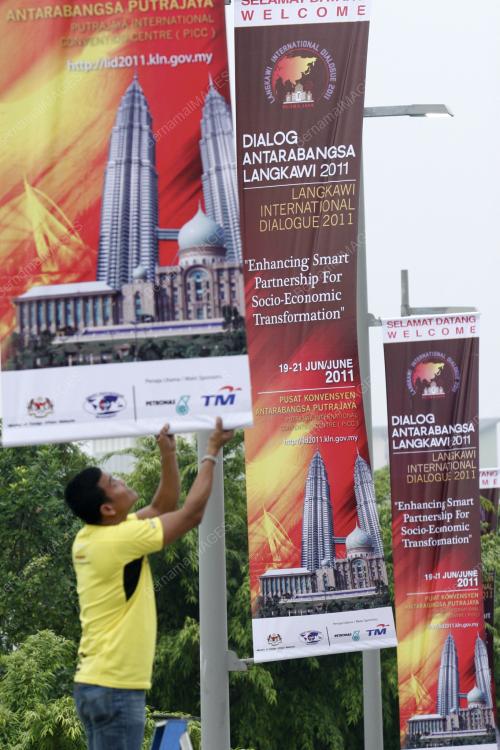 LANGKAWI INTERNATIONAL DIALOG 2011