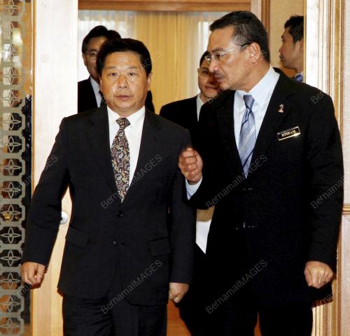 DATUK SERI HISHAMUDDIN TUN HUSSEIN