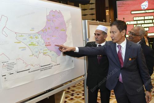 DATUK AZHAR AZIZAN HARUN