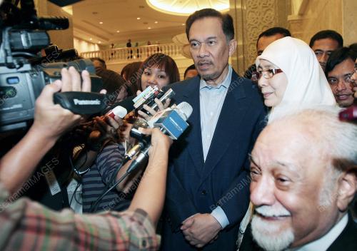 ANWAR IBRAHIM