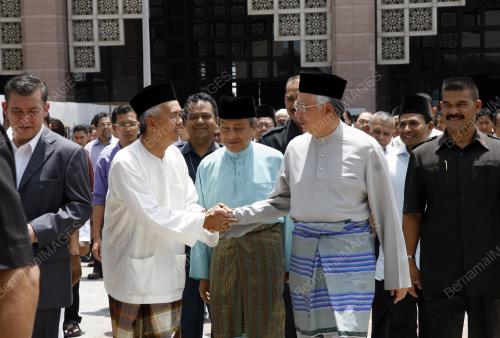 MOHD NAJIB TUN ABDUL RAZAK