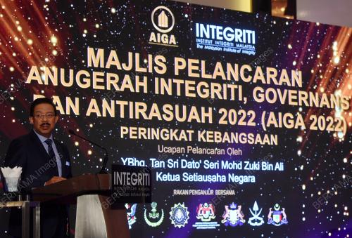 TAN SRI MOHD ZUKI ALI