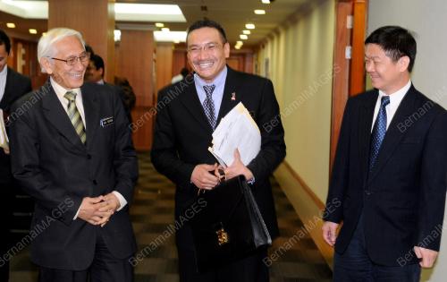 DATUK SERI HISHAMUDDIN TUN HUSSEIN