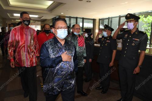 DATUK SERI ALEXANDER NANTA LINGGI