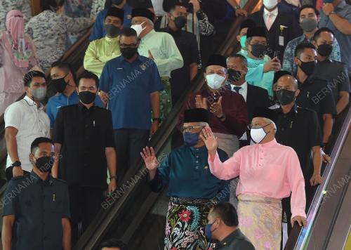 DATUK SERI ISMAIL SABRI YAAKOB