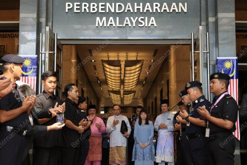 DATUK SERI ANWAR IBRAHIM