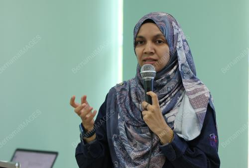 PROF DR MARINAH MOHD ARIFFIN