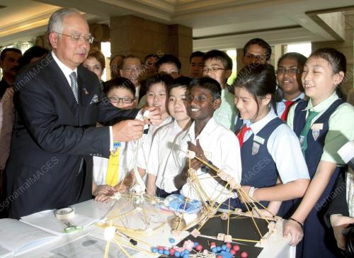 DATUK SERI MOHD NAJIB TUN ABDUL RAZAK