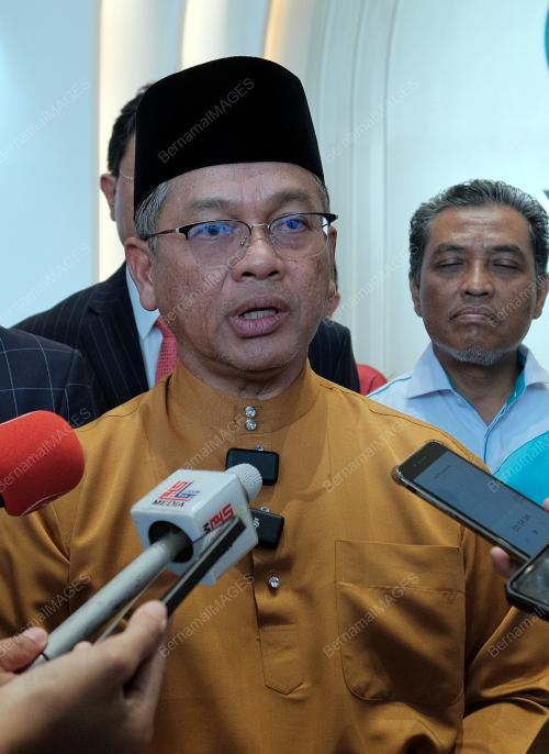 DATUK DR MOHD NA'IM MOKHTAR
