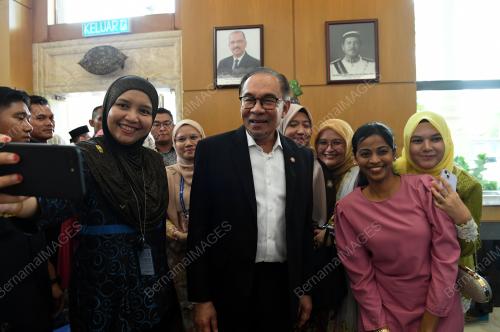 DATUK SERI ANWAR IBRAHIM