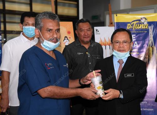 DATUK SERI AHMAD HAMZAH