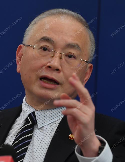 DATUK SERI DR WEE KA SIONG